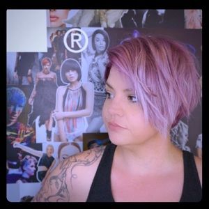 Meet your Posher, Dena